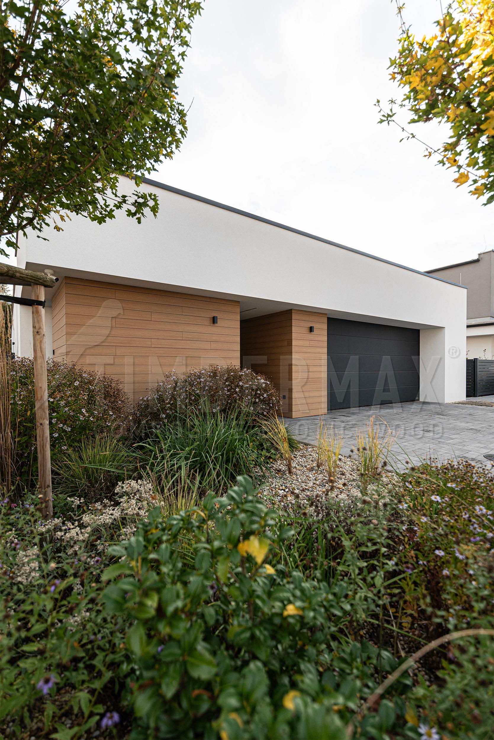 moderná architektúra domu s kompozitným fasádnym obkladom