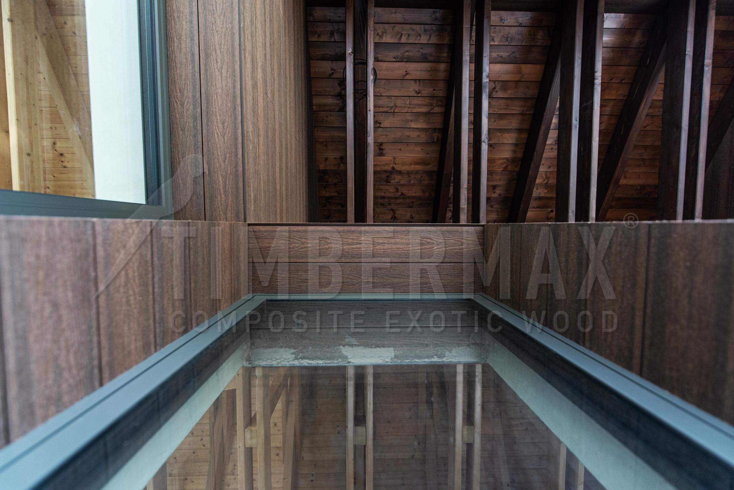 moderný fasádny obklad imitácia dreva na architektúre horského domu