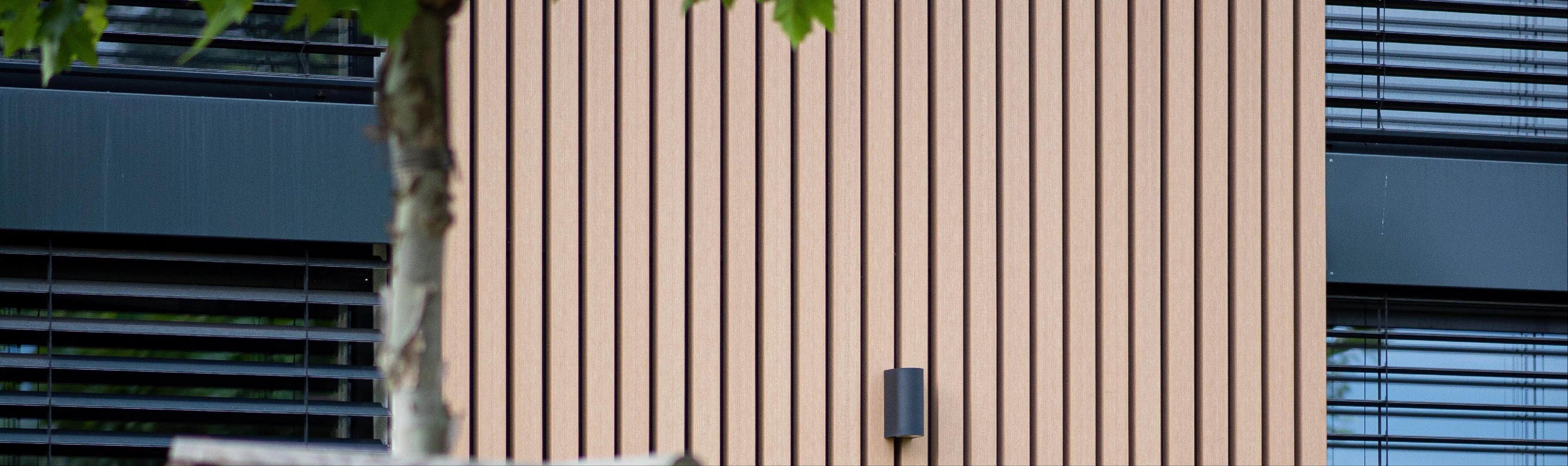 Predsadený kompozitný obklad Timbermax – montáž, krok 2